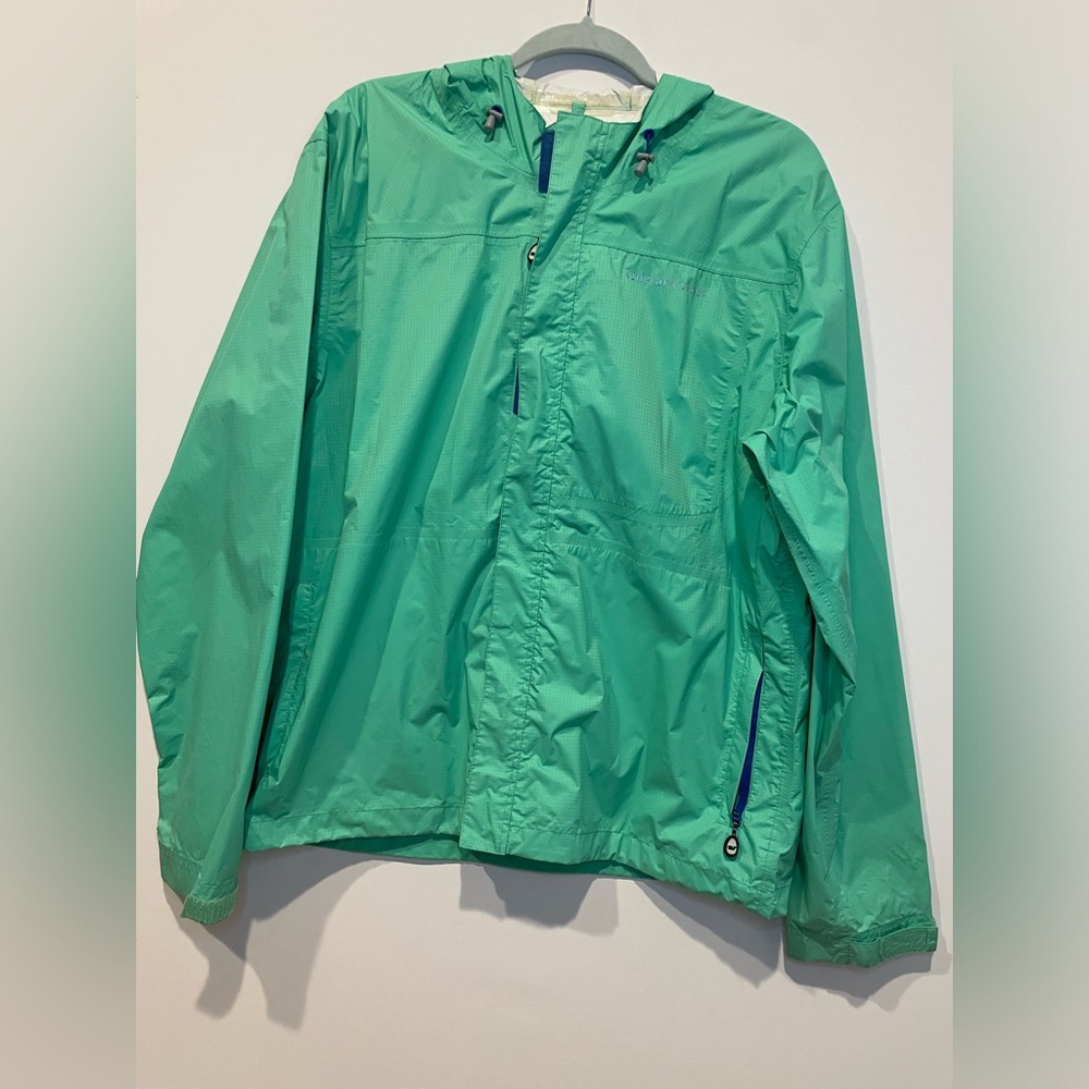 Vineyard Vines‎ Light Green rain jacket. Size Medium.